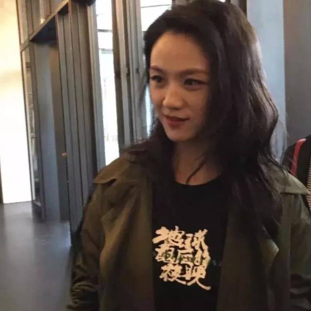 路人镜头下的女明星