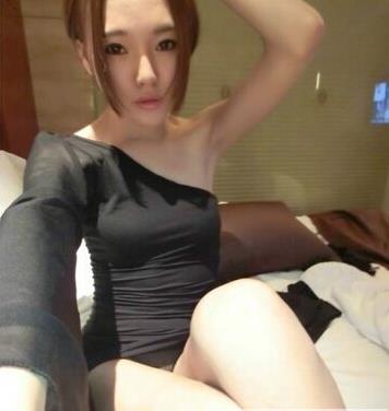 孙静雅性感照片