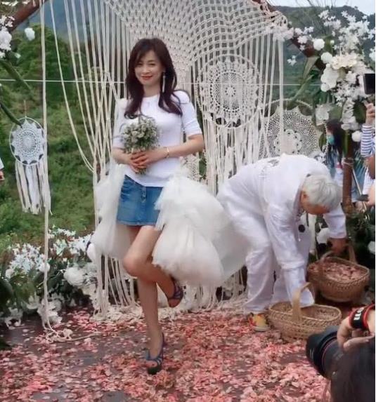 张庭老公被认成奶奶