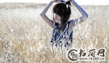 不想分手的伤感说说：时间是一个自称包治百病的庸医