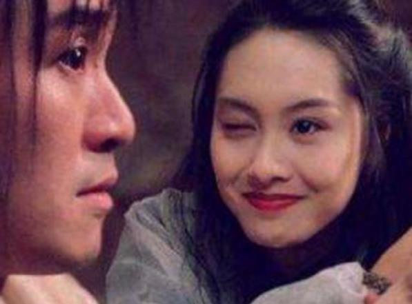 邱淑贞咬牌的壁纸