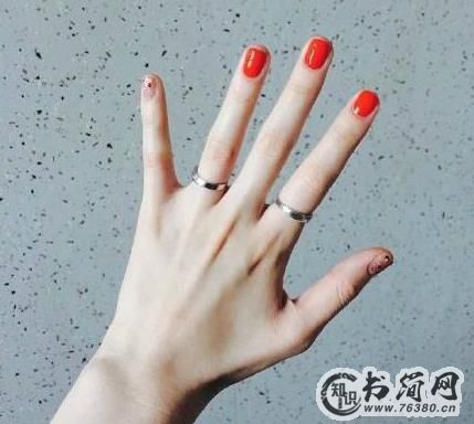 手小脚小的女人命怎样：解析手小的女人命运如何