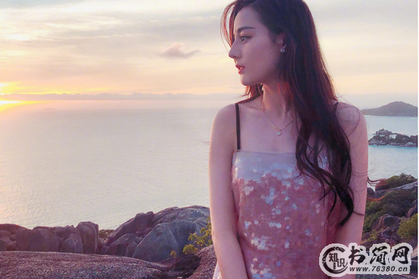 2019年流行小猪粉怎么搭配 粉色系穿搭是2019年逆龄命定色