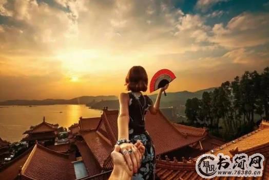 让女生主动倒追你的十大技巧 提升个人魅力