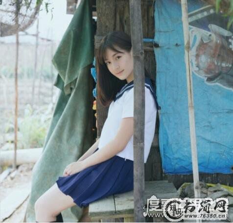 中国最美校服女生，高晴超清纯校服照欣赏(宛若仙女下凡)