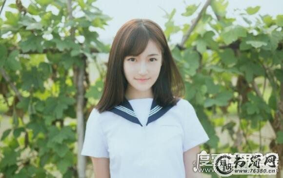 中国最美校服女生，高晴超清纯校服照欣赏(宛若仙女下凡)