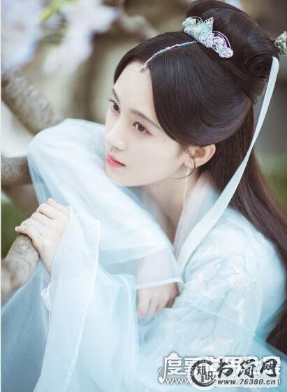 网传鞠婧祎整容是真的吗，鞠婧祎整容前后照片对比(判若两人)