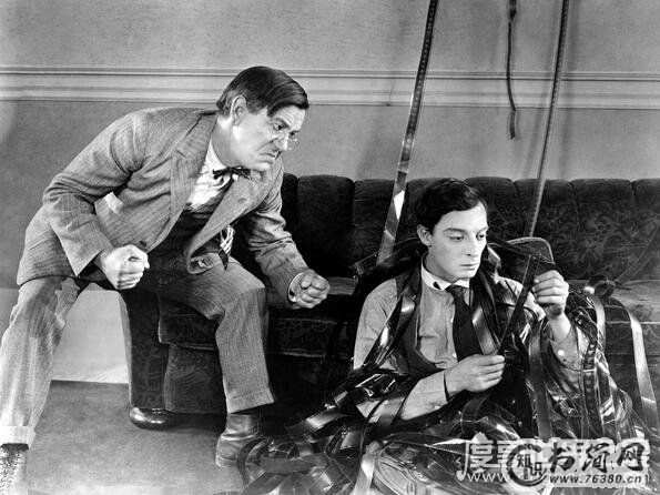 评分最高的搞笑电影排行榜前十名，每一部都能让你爆笑不止