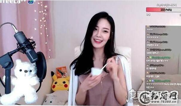 最美韩国空姐郑素拉，改行做网络主播(收入是原来的10倍)