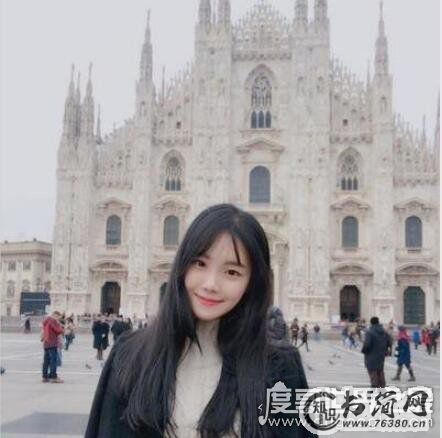 最美韩国空姐郑素拉，改行做网络主播(收入是原来的10倍)