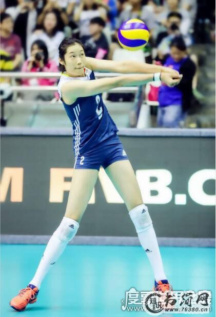 朱婷的个人资料简介，蝉联世界杯MVP比肩郎平(排球生涯夺冠无数)