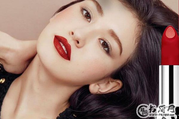 涂口红之前用什么打底 涂口红的使用方法