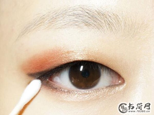 单眼皮怎么画眼线 单眼皮画眼妆的技巧是什么