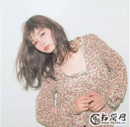 最好打理的齐肩微卷发发型推荐，这几款很受欢迎!