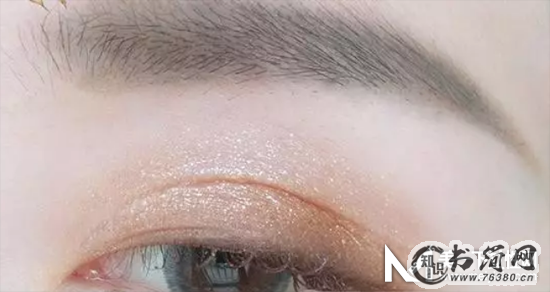 为什么眉毛老是画得很奇怪 眉毛怎么画好看又自然