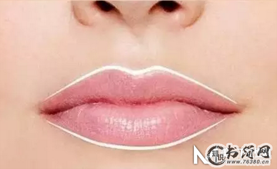 唇妆怎么化好看又精致 不同嘴唇的唇妆画法技巧