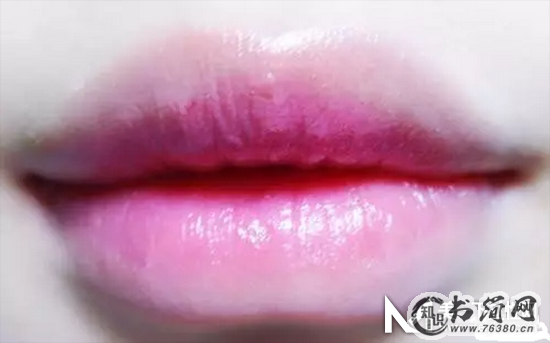 唇妆怎么化好看又精致 不同嘴唇的唇妆画法技巧