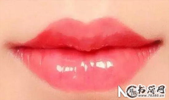 唇妆怎么化好看又精致 不同嘴唇的唇妆画法技巧