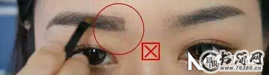 为什么眉毛老是画得很奇怪 眉毛怎么画好看又自然