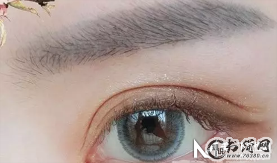 为什么眉毛老是画得很奇怪 眉毛怎么画好看又自然