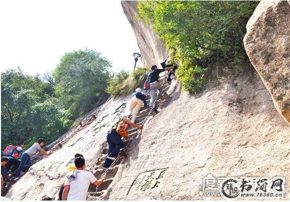 华山位于哪个省哪个市,位于陕西省渭南市华阴市(华阴隶属渭南)