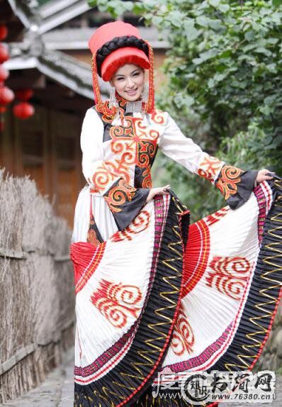 彝族第一美女，玛嘿阿依选美现场图片曝光(惊艳全场)