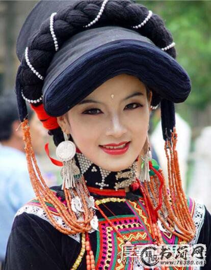 彝族第一美女，玛嘿阿依选美现场图片曝光(惊艳全场)