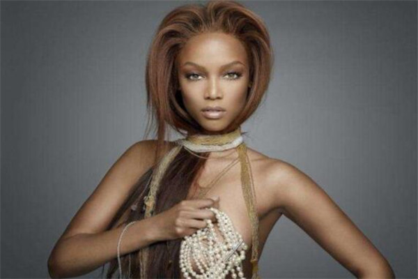 世界十大最美的模特 妮娜阿格戴尔笑容超甜美,哪位是你的女神