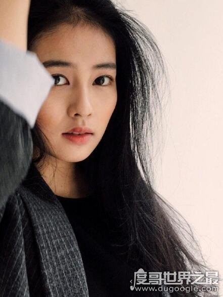 白梦妍白鹿个人资料，一边和许凯纠缠不清一边否认两人情侣关系