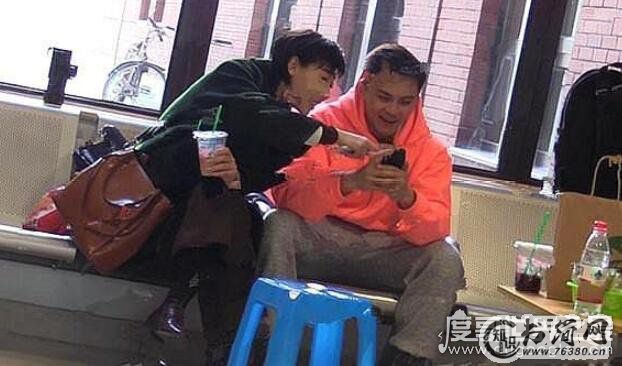 任素汐事件是怎么回事，任素汐董博同饮一杯奶茶(双双婚内出轨)