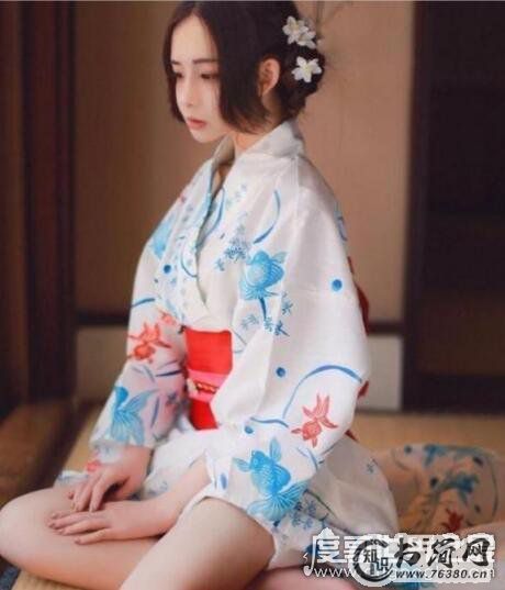 抖音轩墨宝宝是男的女的，男扮女装收割众宅男(国服第一扳手)