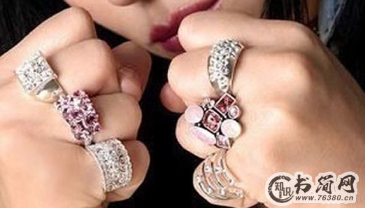 戒指的戴法和意义：分享左手右手戴戒指（完整版）