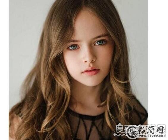 最美女孩克里斯汀娜·皮曼诺娃现在的样子，容貌精致漂亮身材好