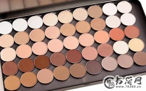 肿眼泡适合什么颜色的眼影，肿眼泡怎么画眼妆