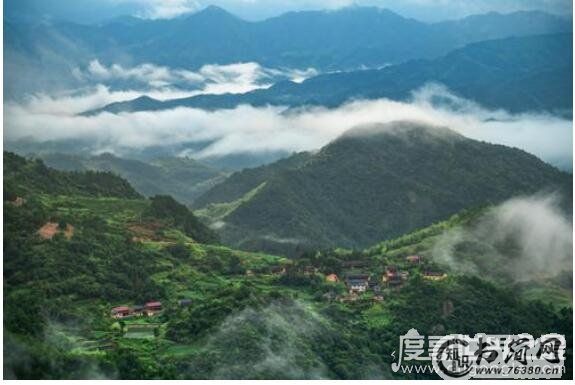 天姥山位于什么地方,位于绍兴市新昌县儒岙镇(是一处洞天福地)