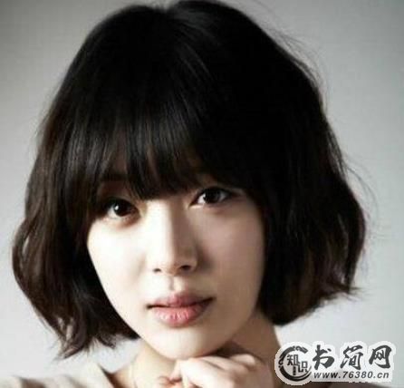 圆脸女生适合什么发型,5种适合圆脸发型图片 圆脸女生适合什么发型,齐刘海微卷<a data-cke-saved-href='http://www.ixinwei.com/tag/3.html' href='http://www.ixinwei.com/tag/3.html' target='_blank' class='titleblack' title='短发发型图片'>短发发型图片</a>