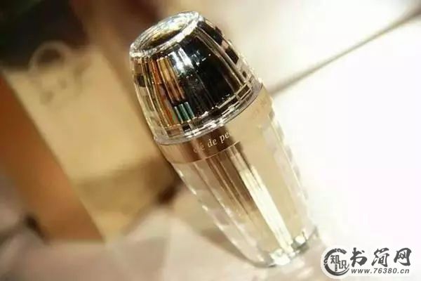 精华液的作用是什么 精华液的作用是什么