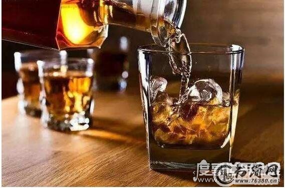 世界上最烈的酒多少度，酒精浓度高达96%(世界十大烈酒排名)
