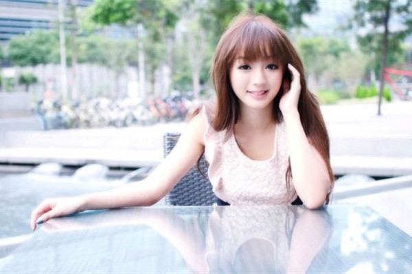 女生喜欢你的细微表现 看看你的她有没有这些表现吧