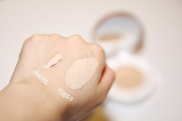 bb霜和粉底液的区别是什么