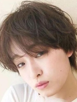 圆脸女生适合什么发型