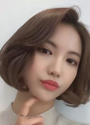 适合大圆脸的中短发发型图片