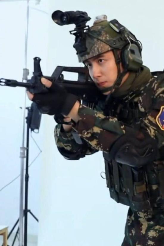 黄景瑜亲爱的戎装