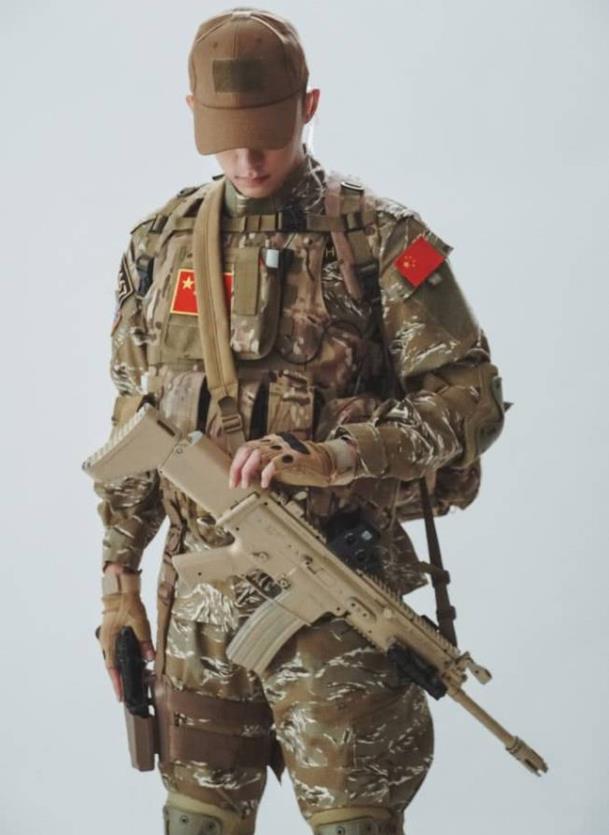 黄景瑜亲爱的戎装