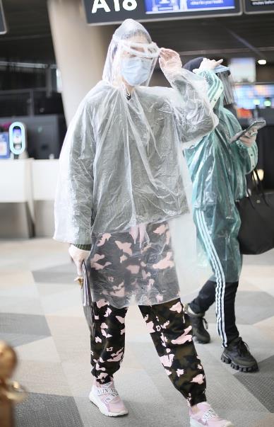 韩雪全副武装防护