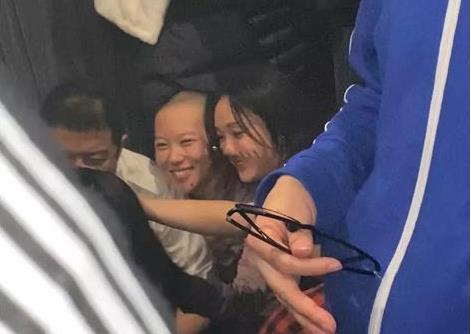 王菲一家聚会照