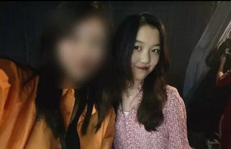 王菲一家聚会照