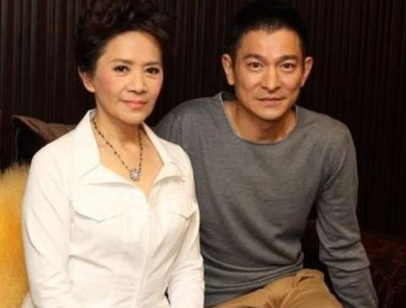 叶德娴刘德华什么关系，叶德娴为什么没人养