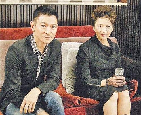 叶德娴刘德华什么关系，叶德娴为什么没人养