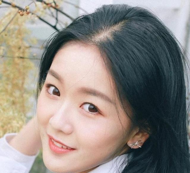 张馨月个人介绍